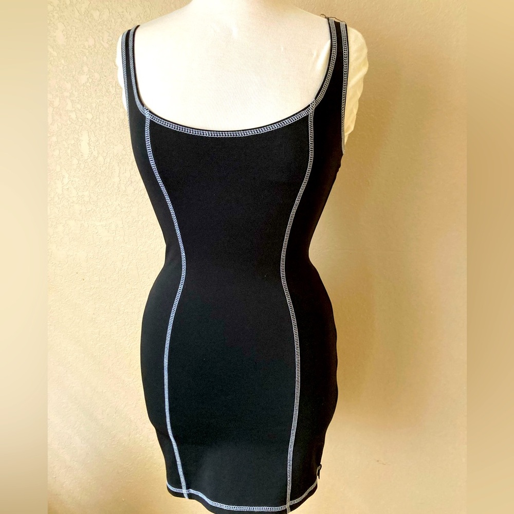 Black bodycon dress